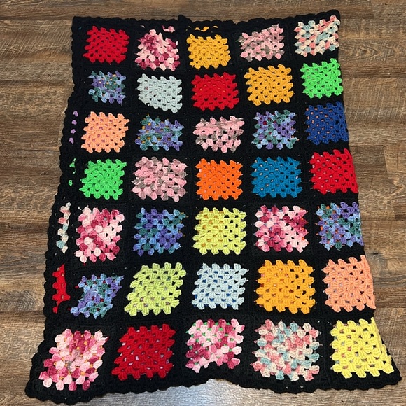 VTG MCM Handmade crocheted blanket patchwork granny square afghan sofa throw - Picture 3 of 9